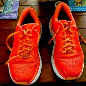 Hoka orange bondi 7